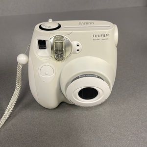 FujiFilm Instax Mini 7S White Instant Film Camera